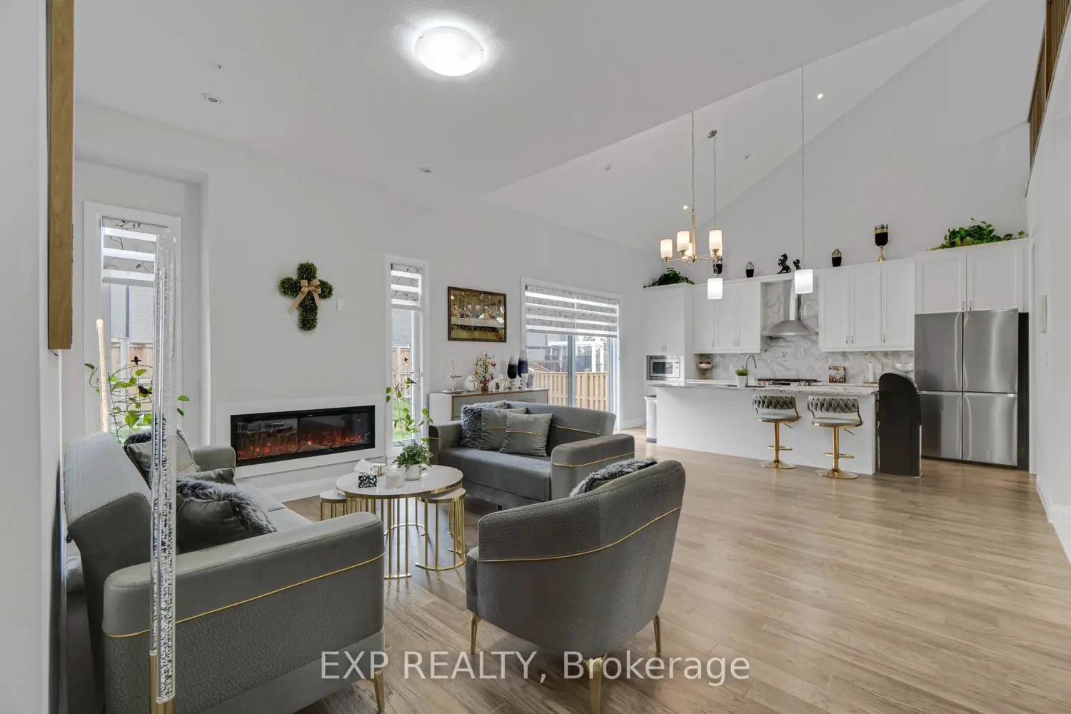 923 Stonecliffe Walk 5 photo 3