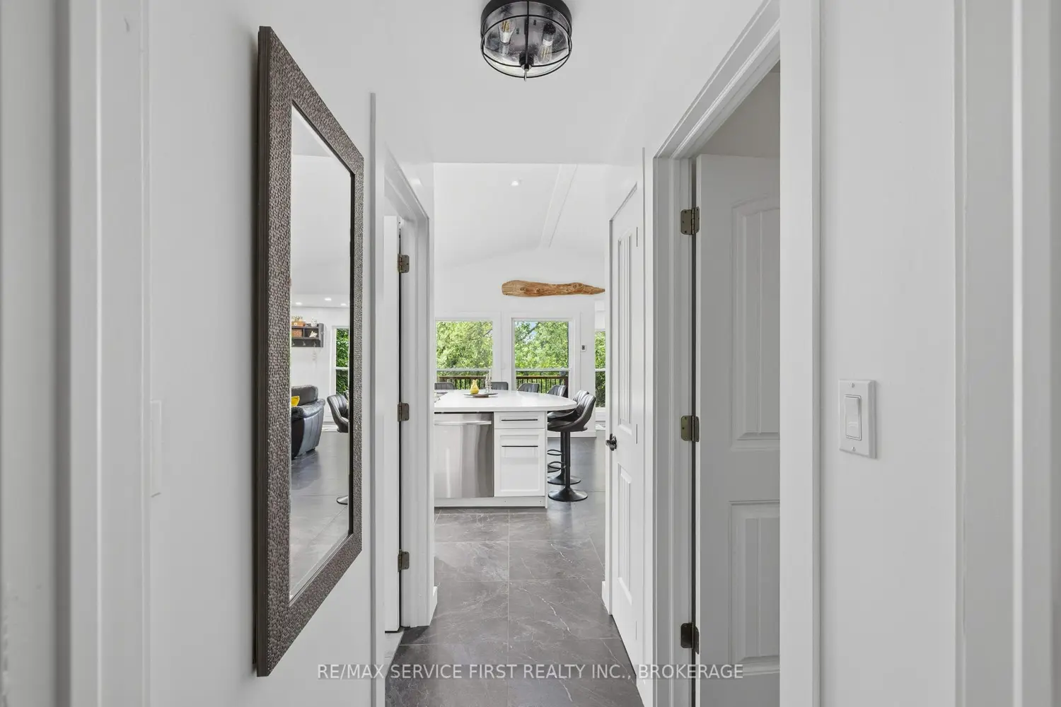 819 Jims Lane photo 4