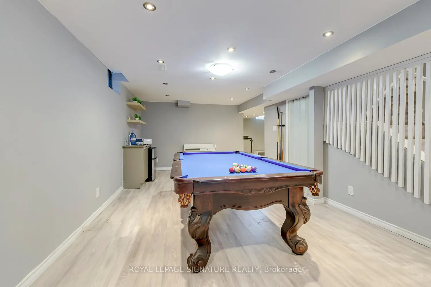 54 Randolf Court photo 5