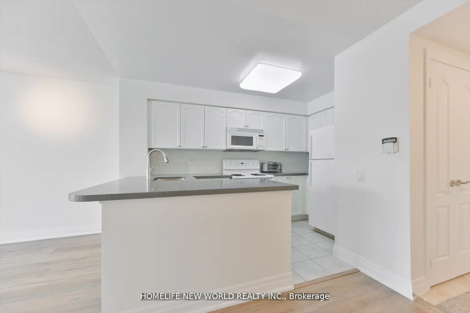 21 Hillcrest Avenue 607 photo 4