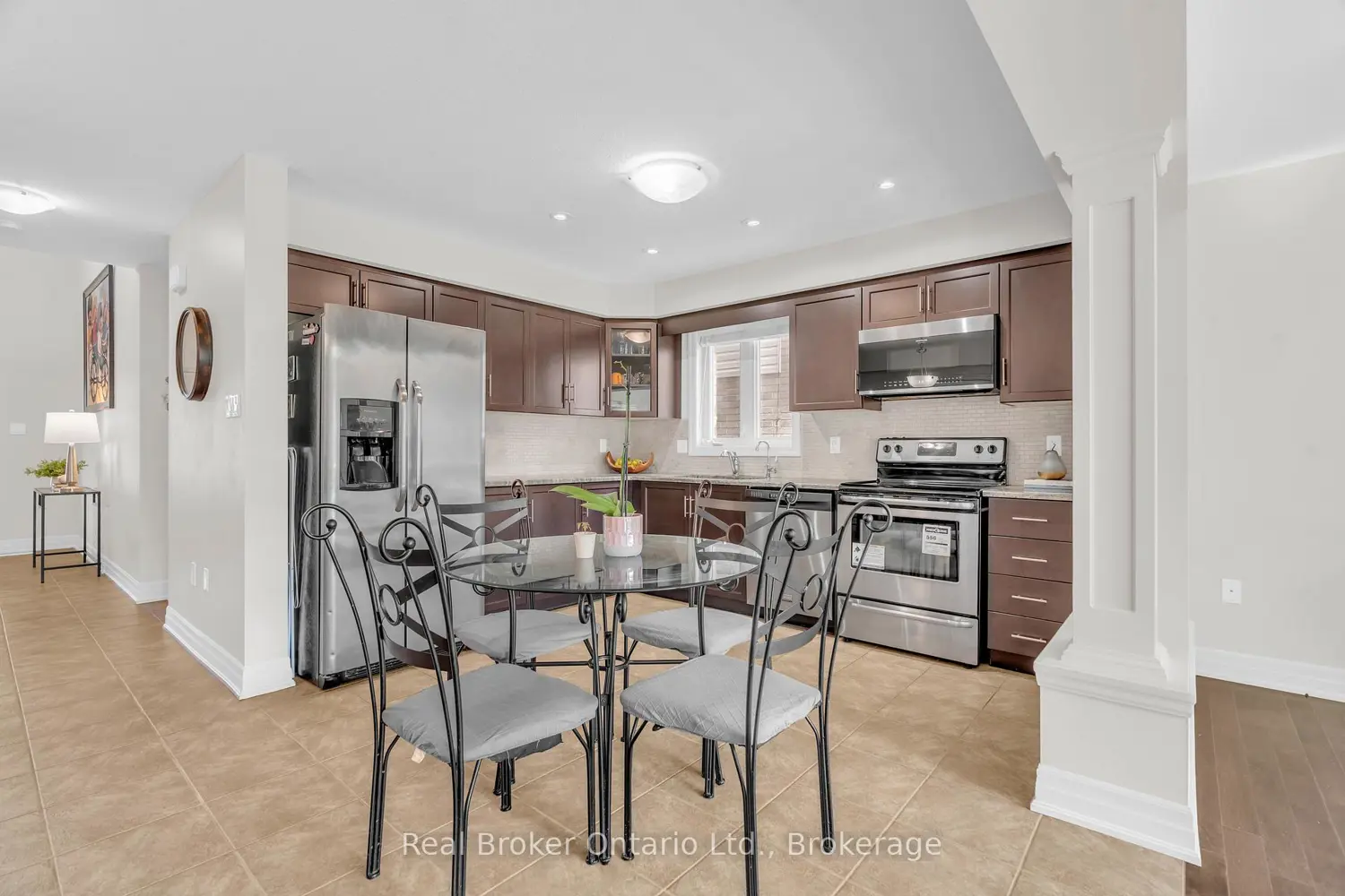 41 Samuel Drive photo 3