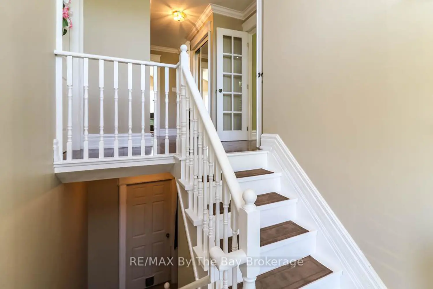 121 Royal Beech Drive photo 2