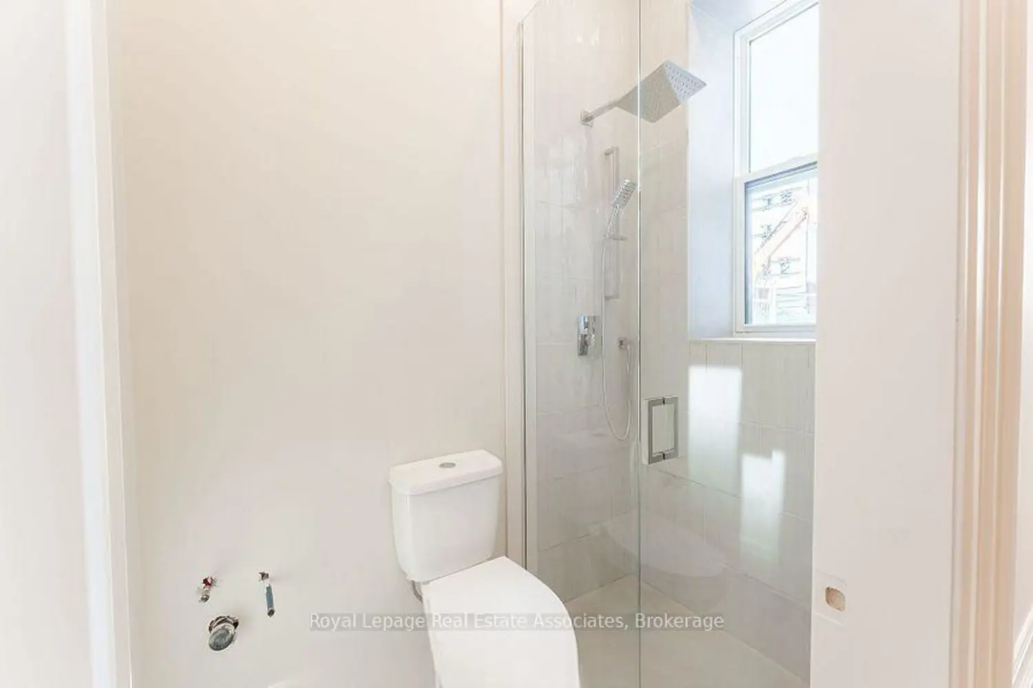 54 Stewart Street photo 5
