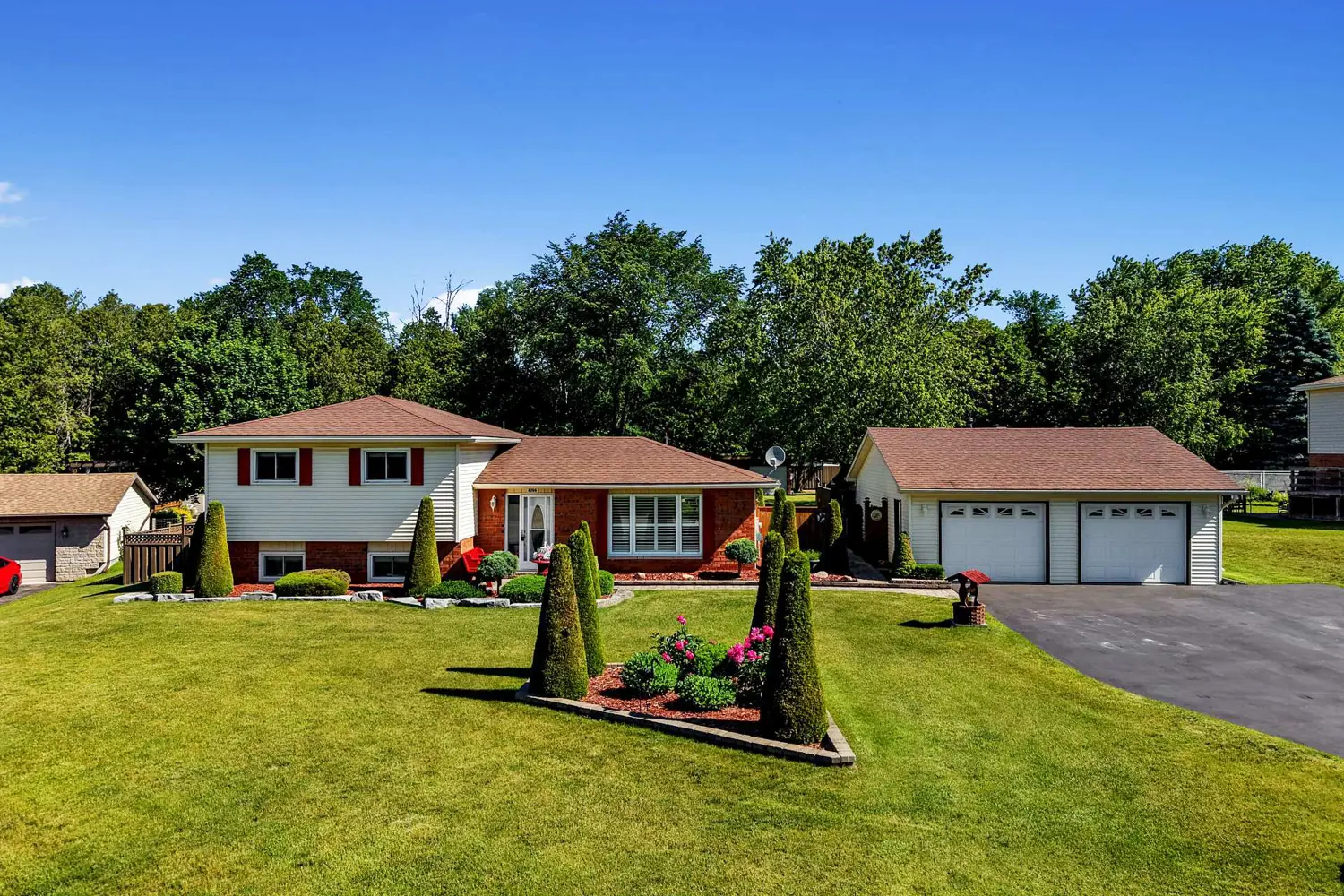 8266 Albert Court