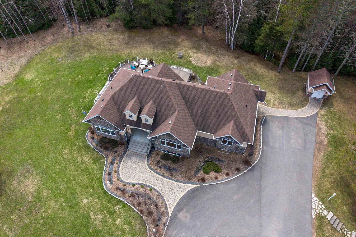 791 Hilldale Road photo 3