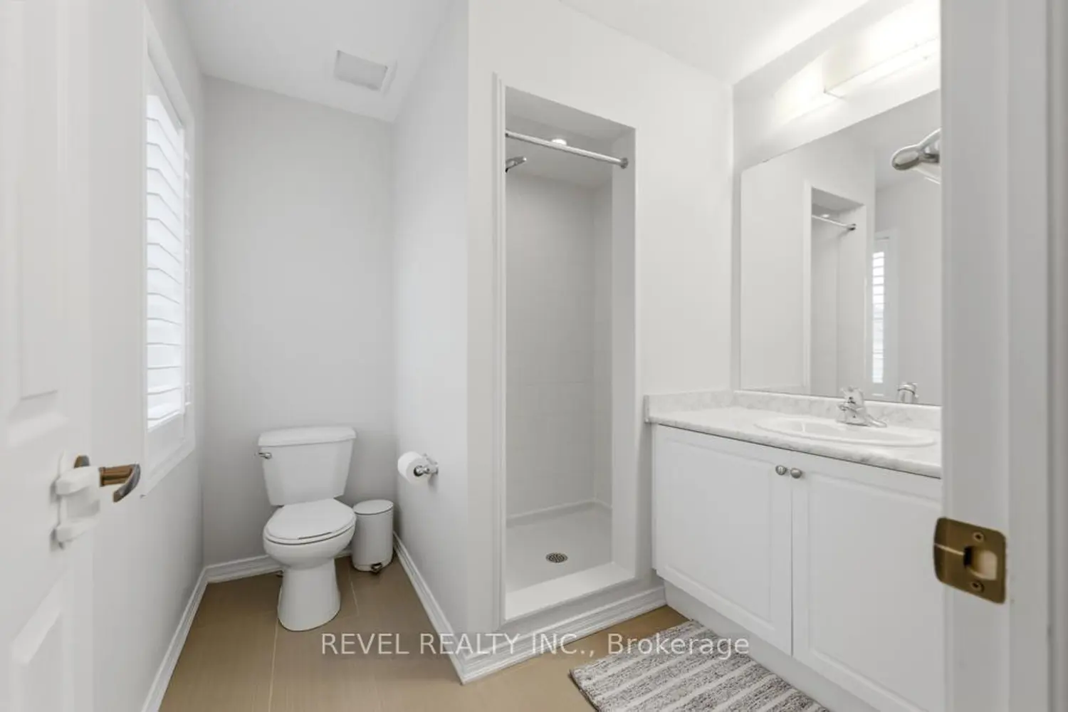 35 Arnold Marshall Boulevard photo 2