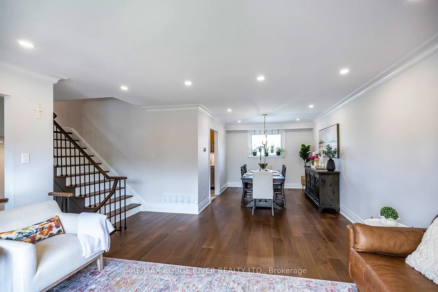 108 Roser Crescent photo 4