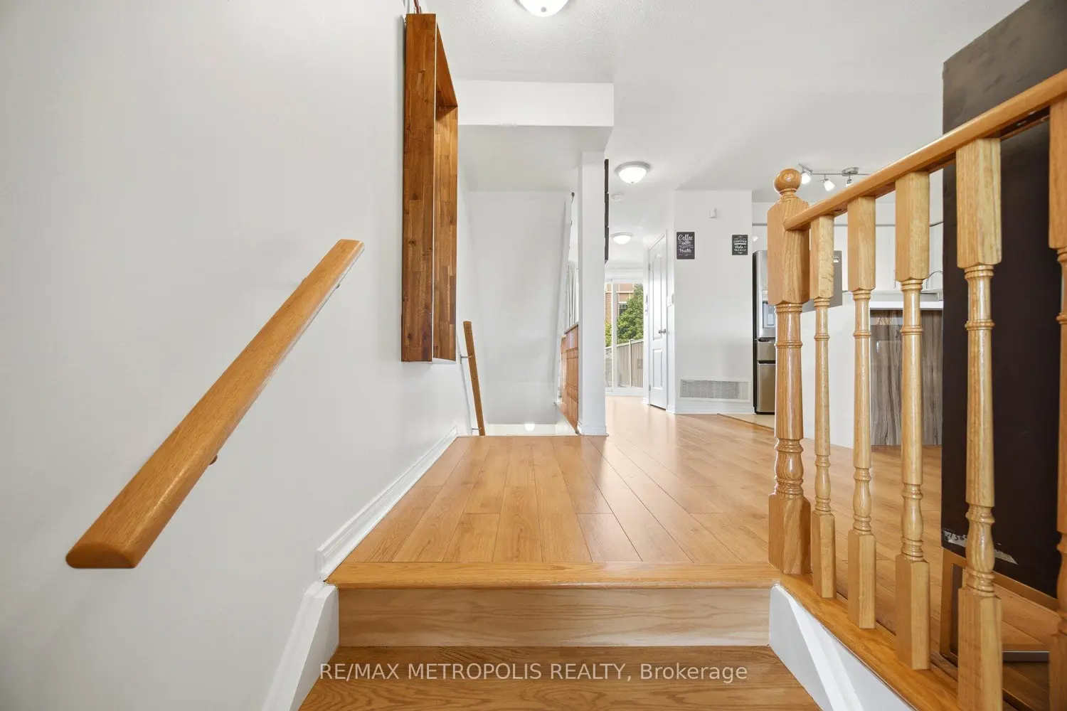 3975 Eglinton Avenue 17 photo 2
