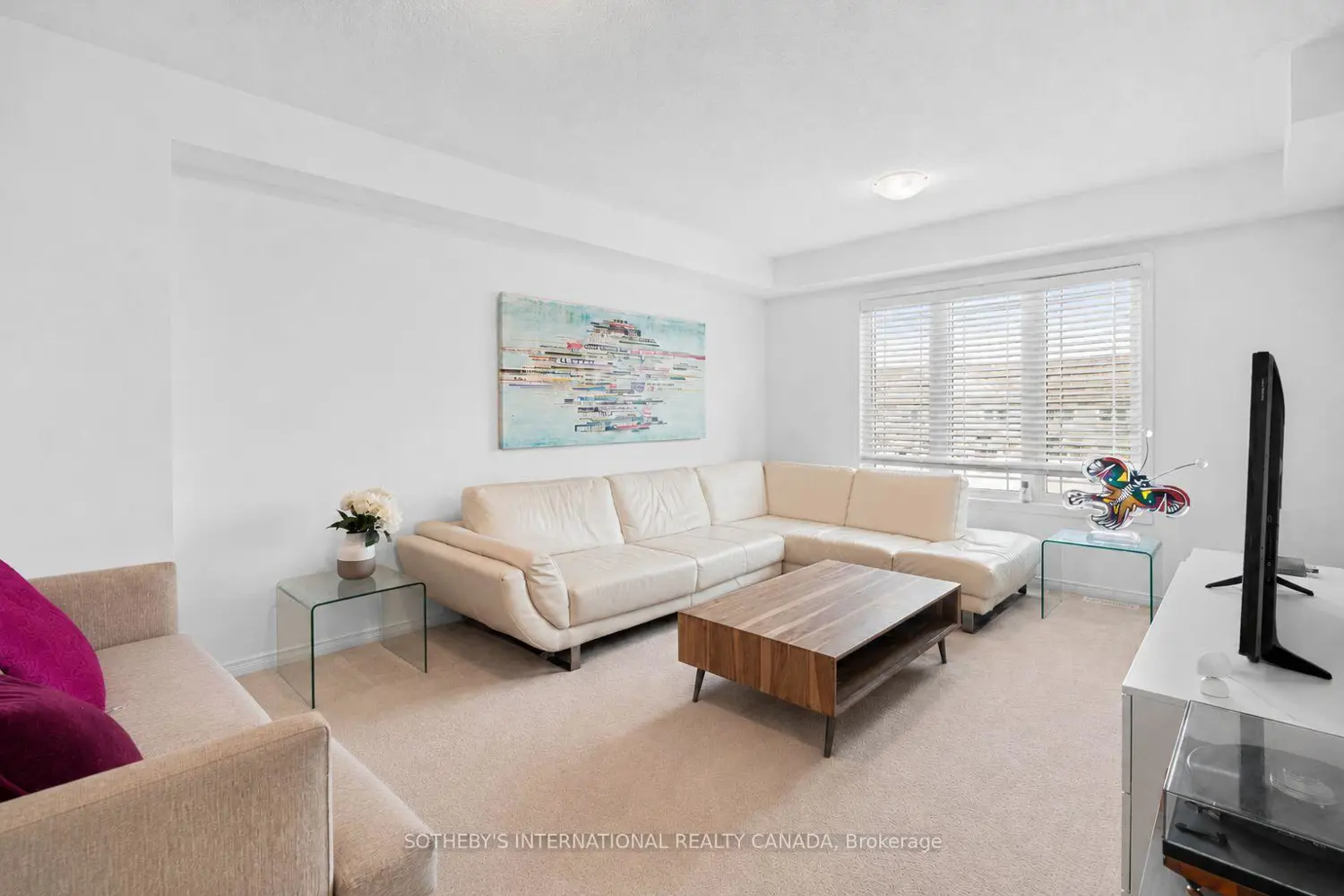 77 Franks Way photo 4