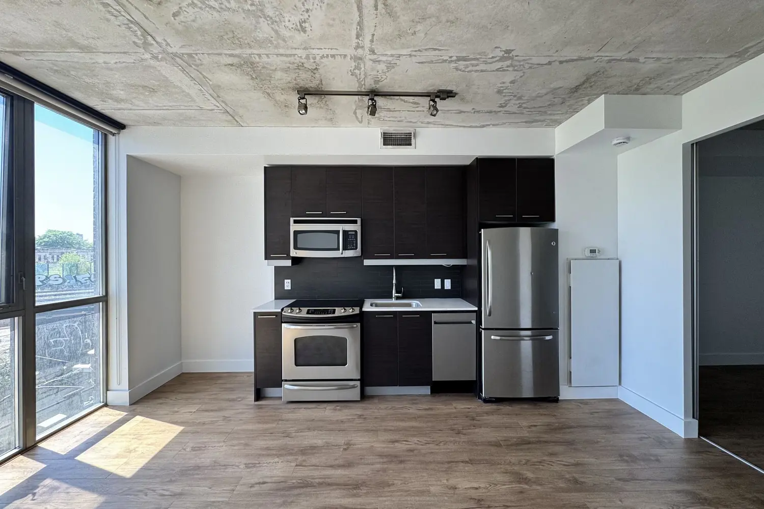 2 Gladstone Avenue 308 photo 5