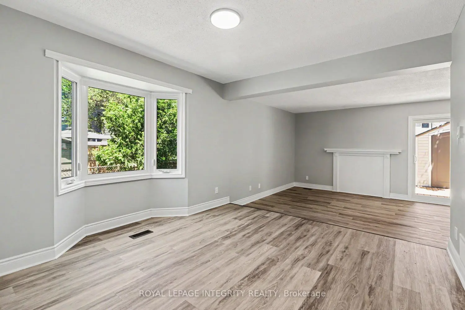 1511 Thurlow Street photo 2