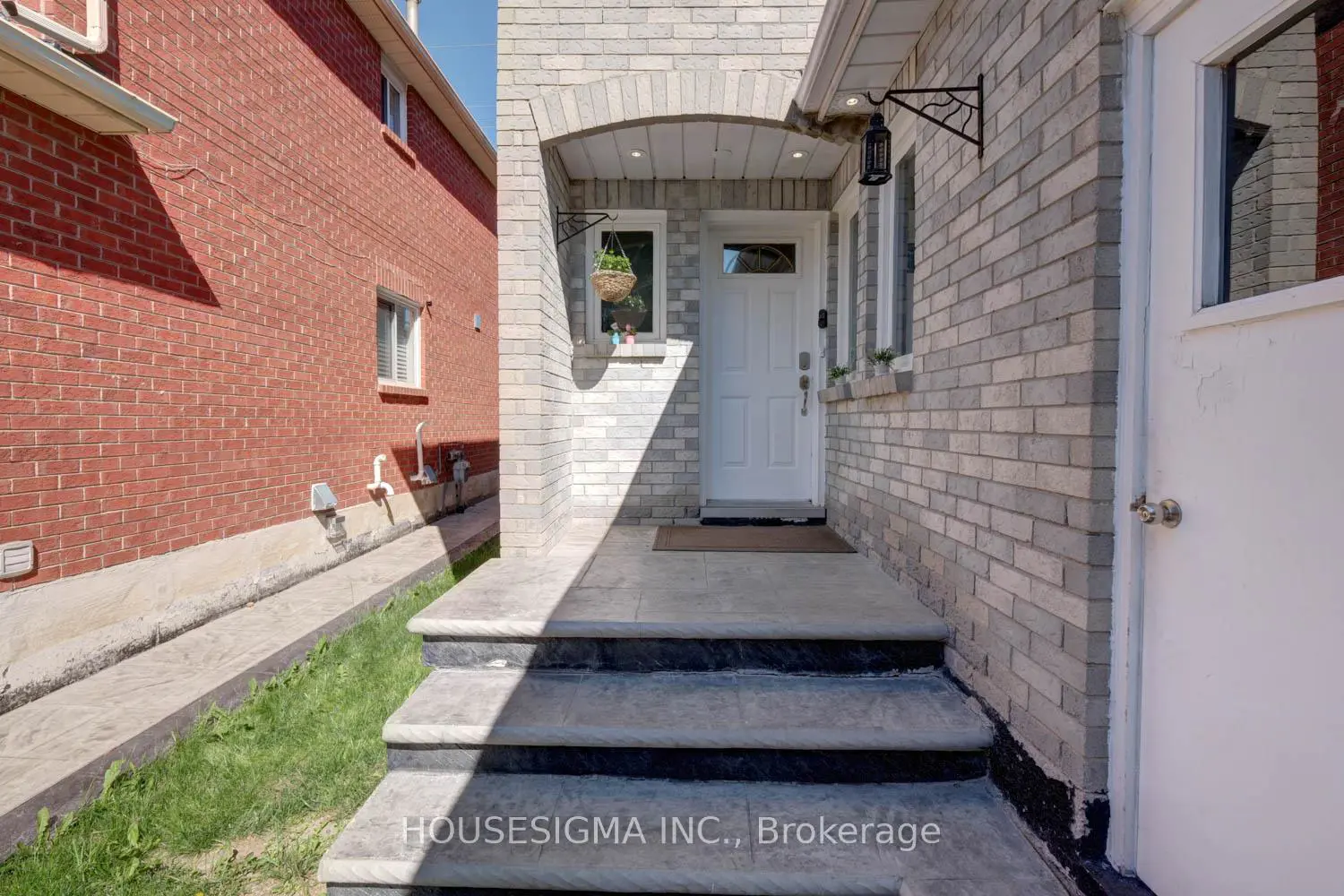 46 Venice Crescent photo 3