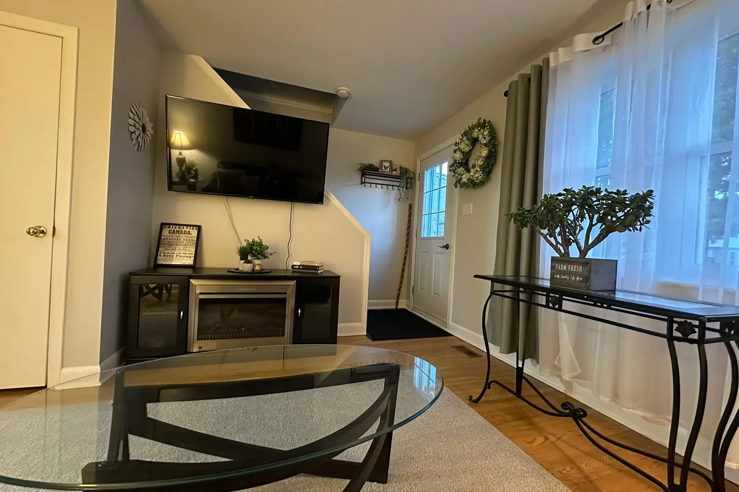 22 Casselman Road photo 5