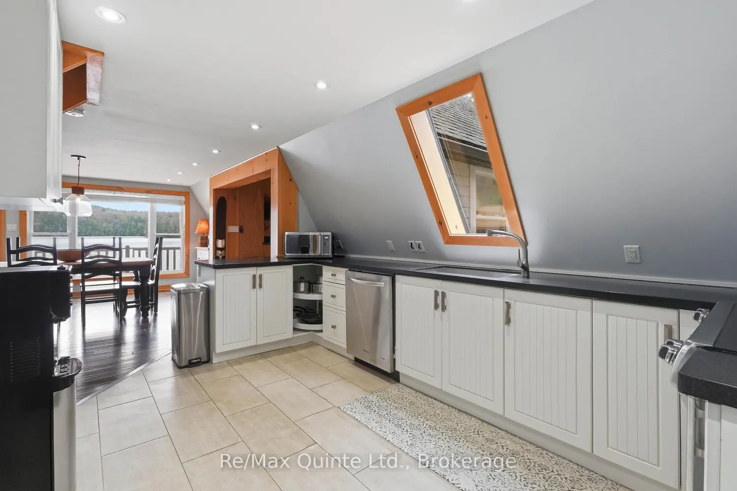 203 Faradale Drive photo 2