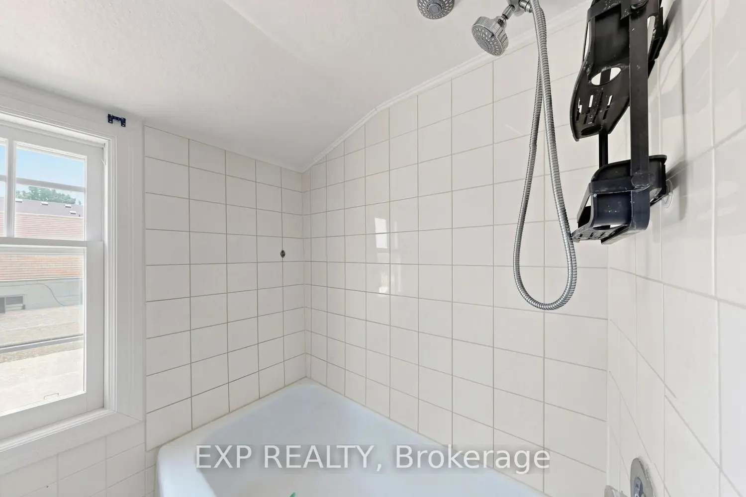 546 Park Road photo 3