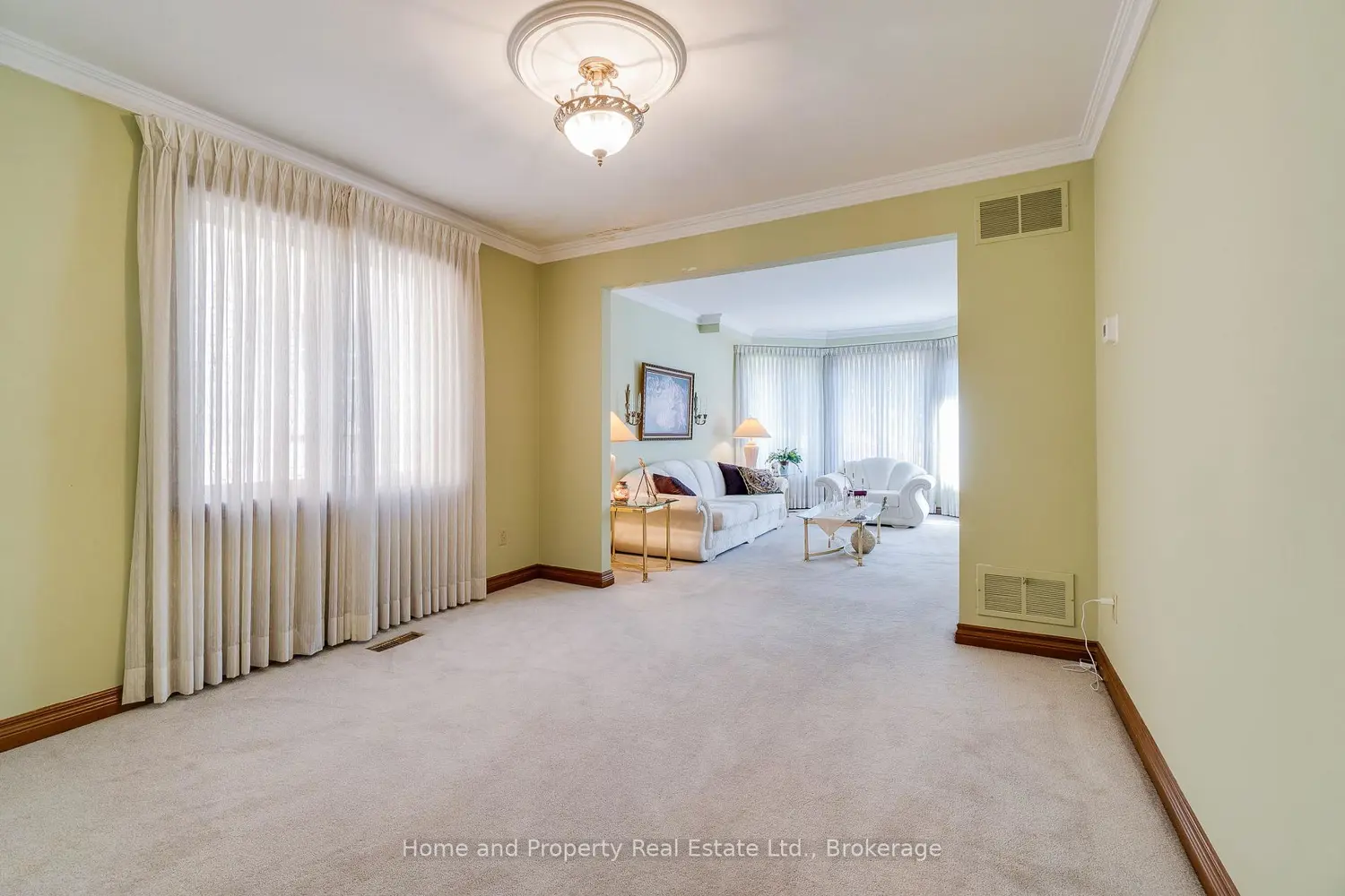 2560 Rugby Road photo 3