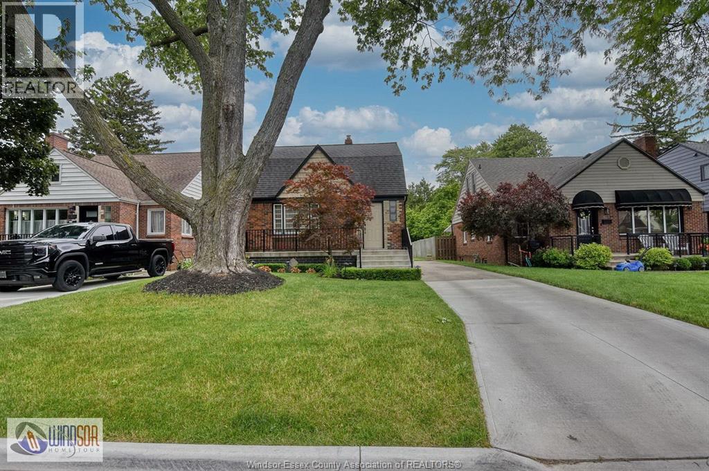2332 Moy Avenue, Windsor, ON, N8W2M8 photo 2