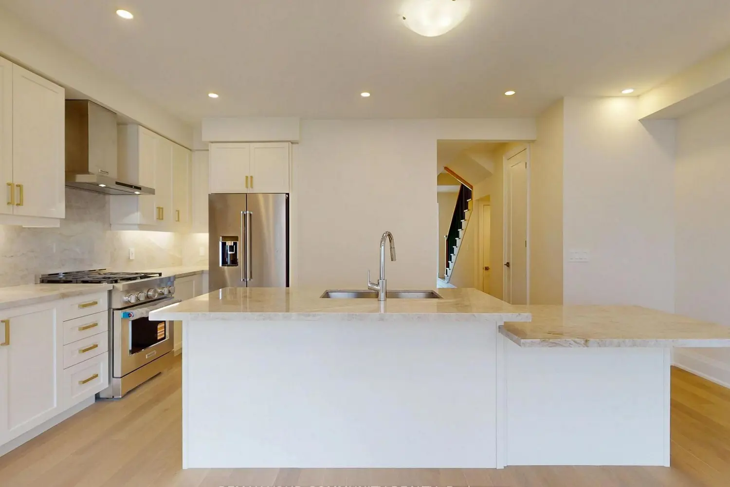 43 Schmeltzer Crescent photo 4