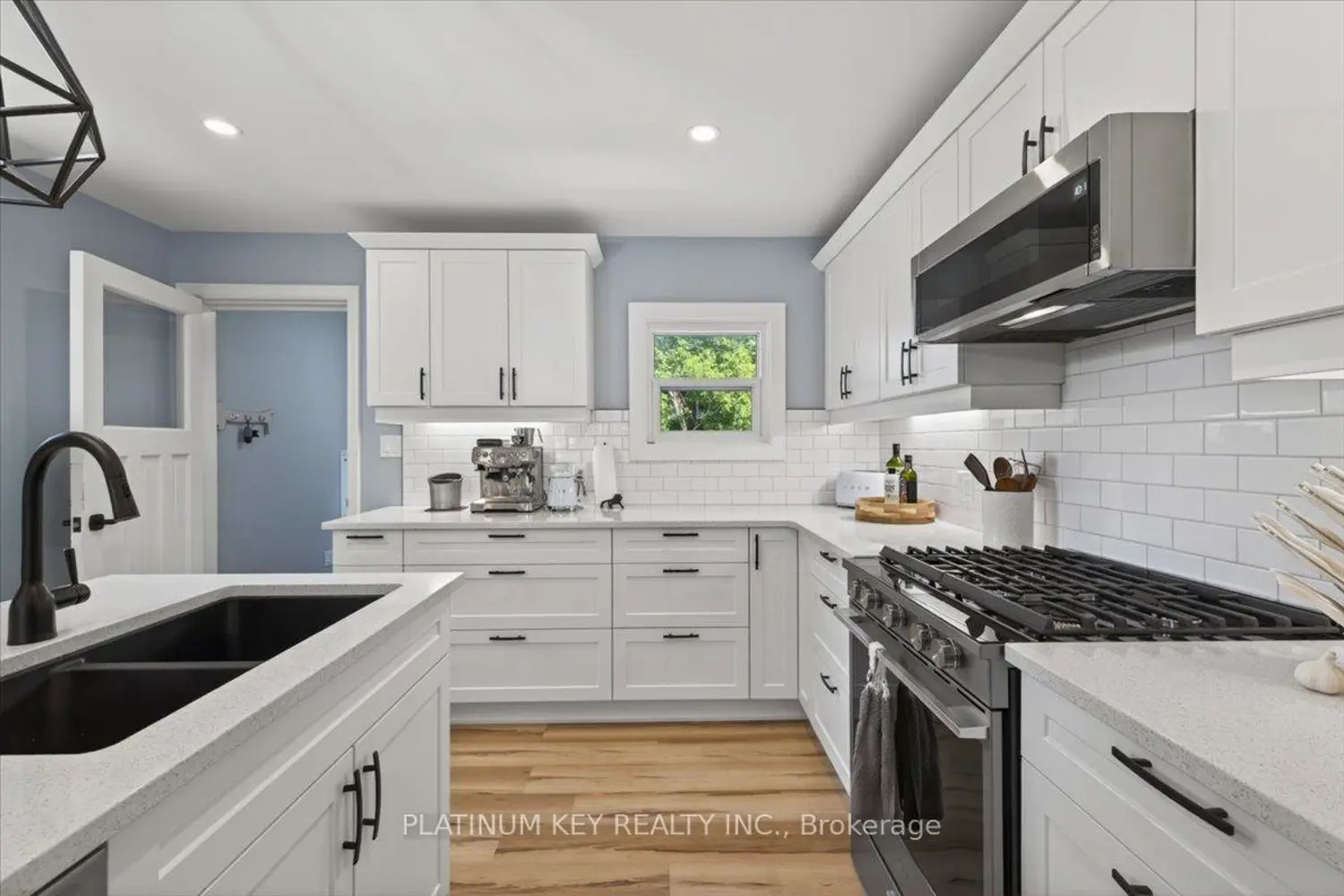 662 King Street photo 4