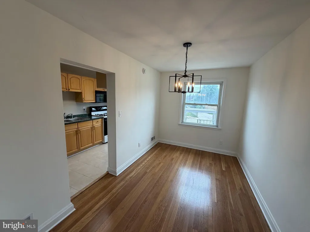 647 Dunwich Way, Baltimore, MD 21221 photo 5