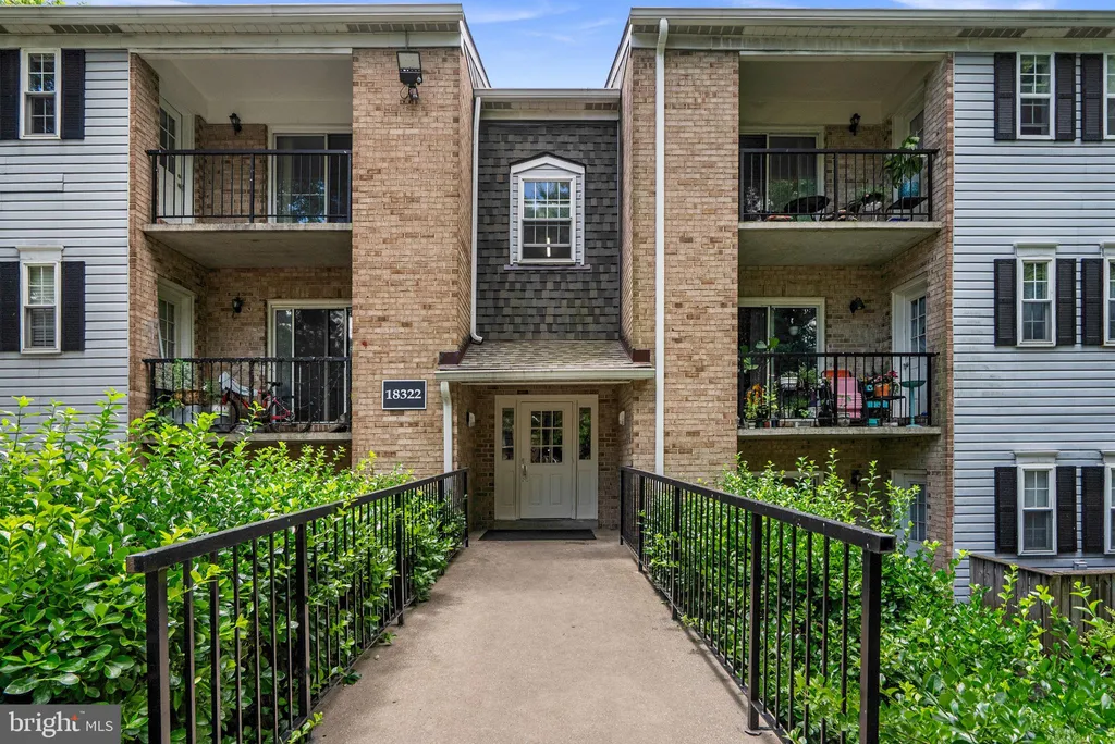 18322 Streamside Drive Unit 301, Gaithersburg, MD 20879