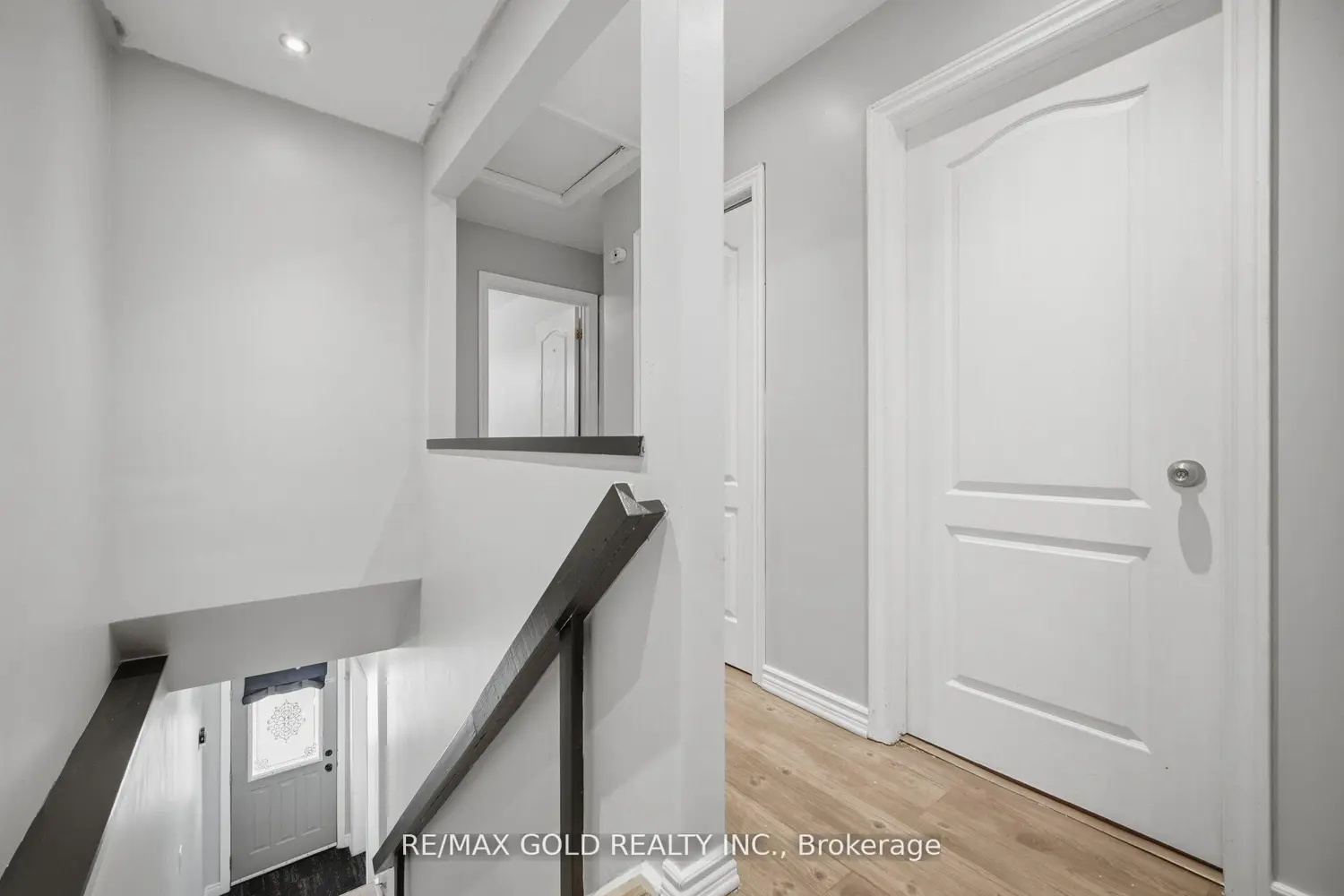 784 Douglas Street photo 5