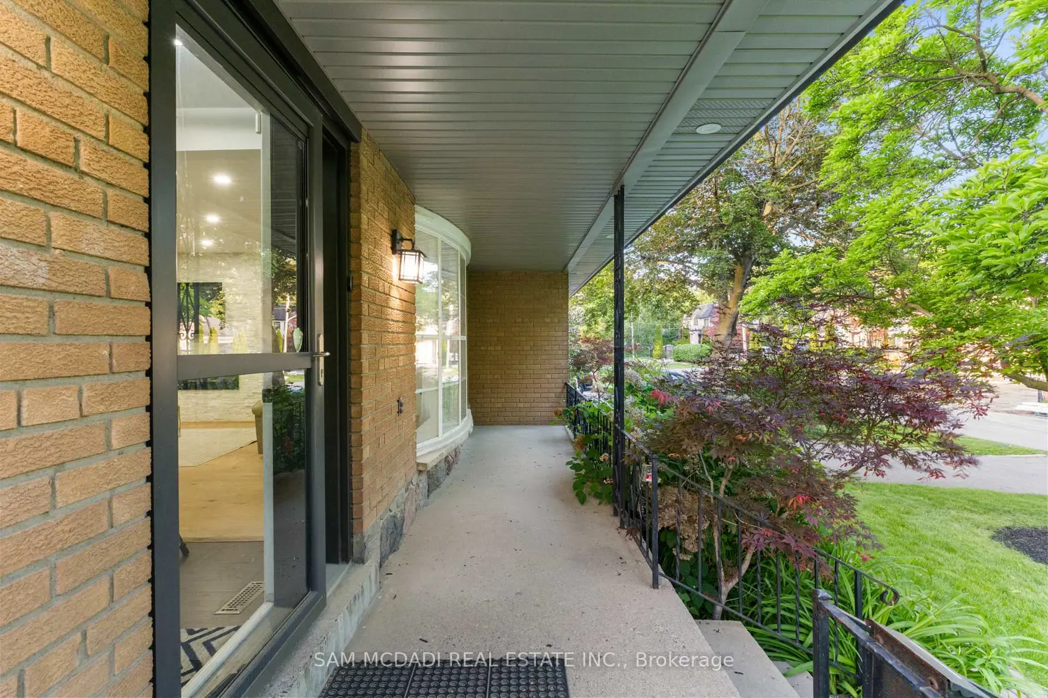 63 Maplewood Road photo 3