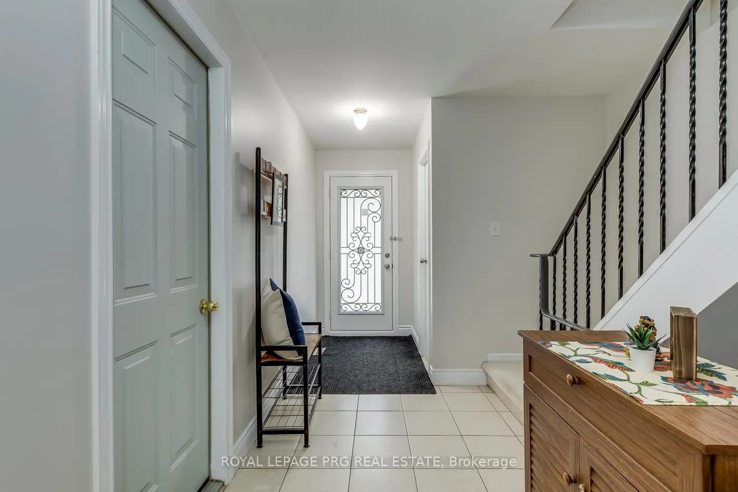 17 New Port Way