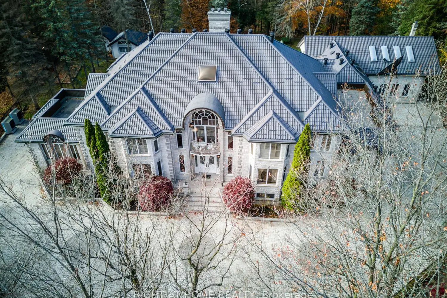 38 Sugarbush Court