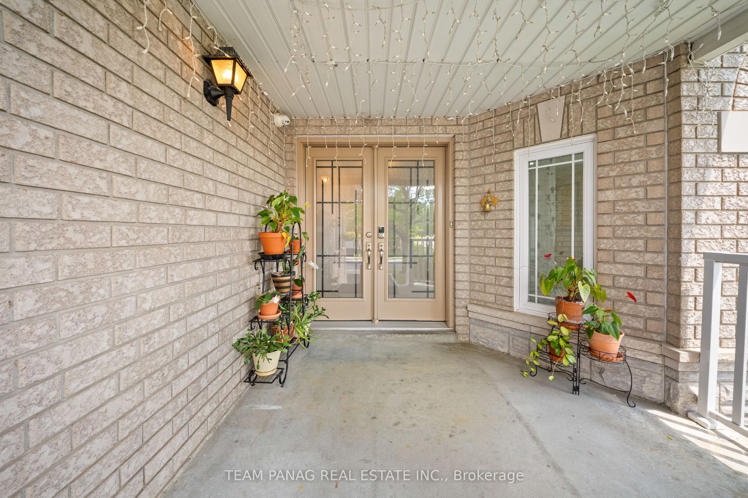 1 Sprucelands Avenue, Brampton, ON, L6R 1M5 photo 2