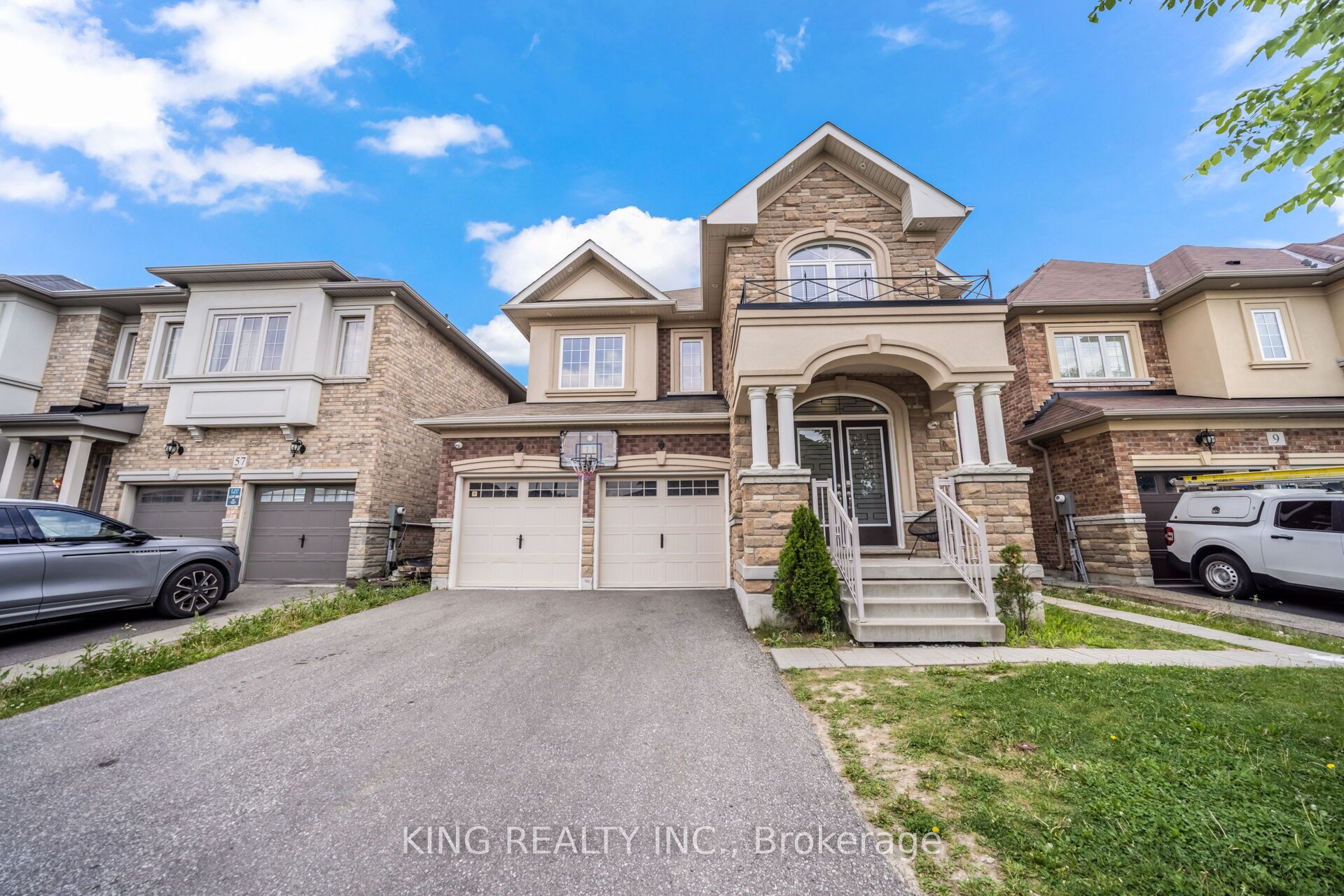 11 Malpass Street, Brampton, ON, L7A 4A3