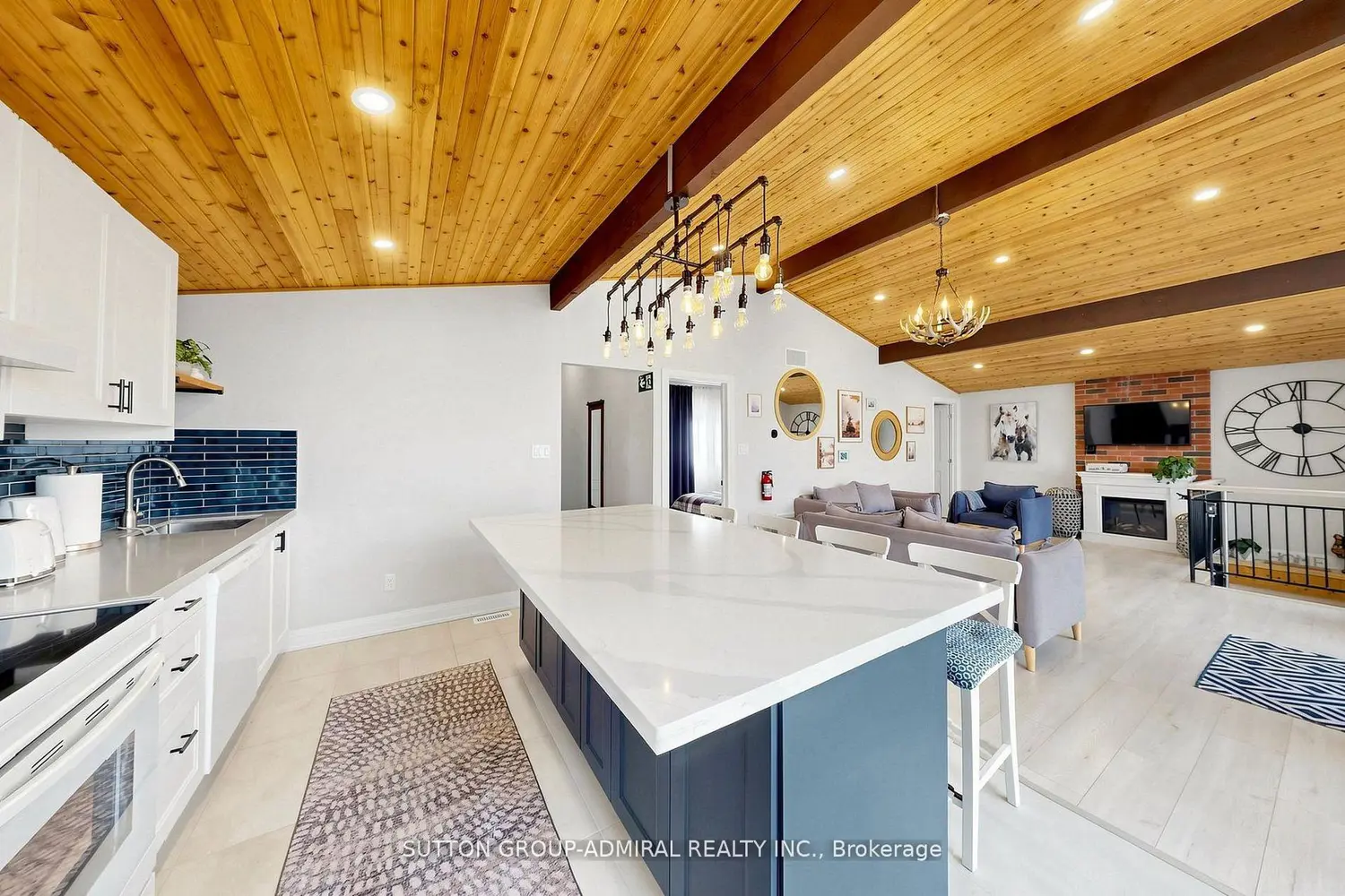 28 Timcourt Drive photo 2