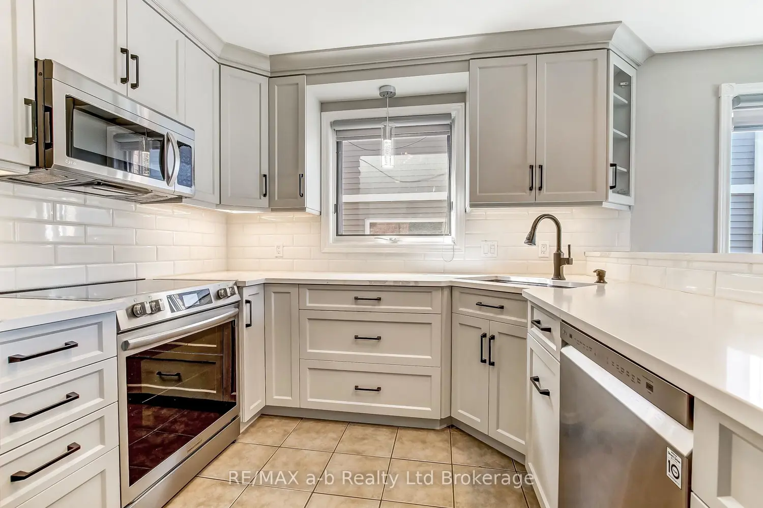 170 East Park Drive photo 5