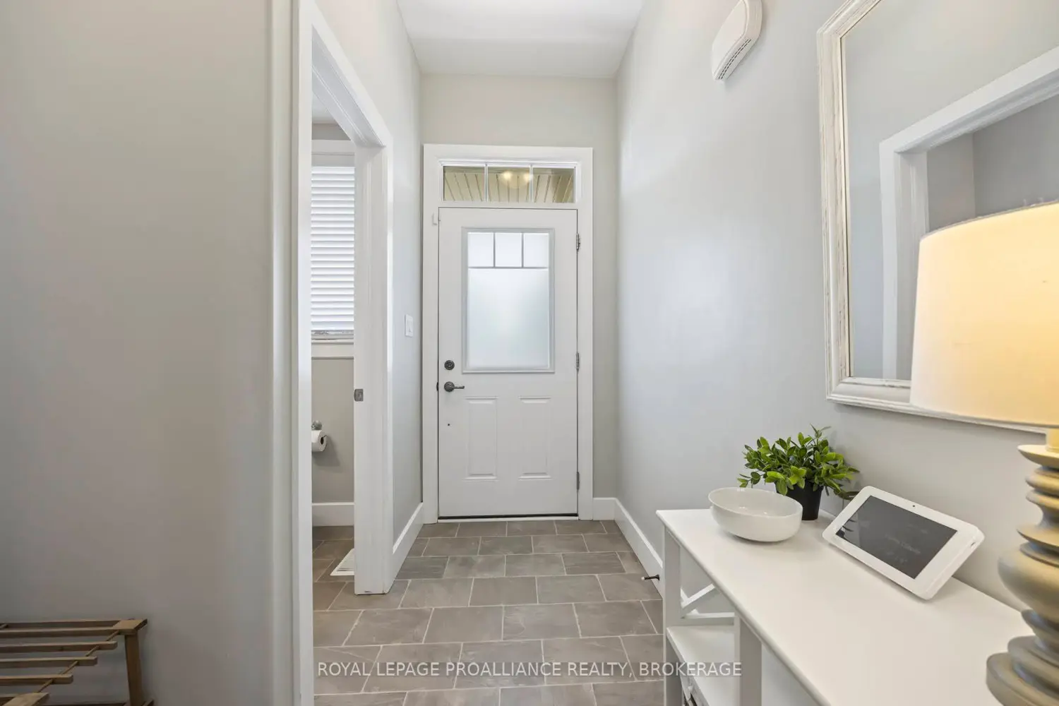 186 Dr Richard James Crescent photo 4