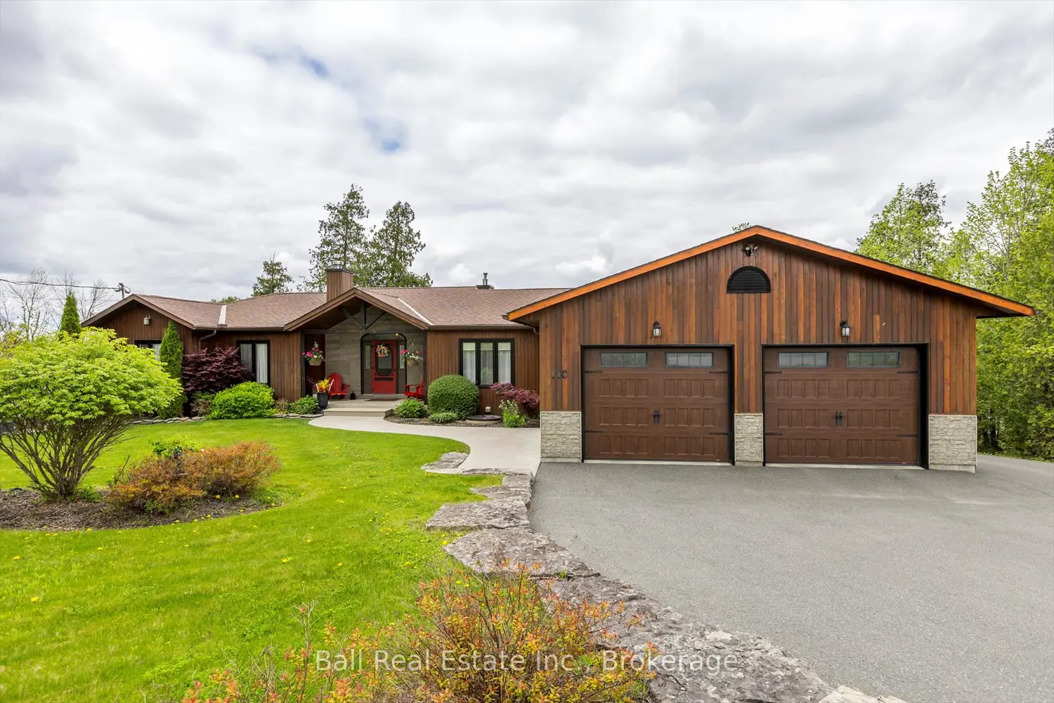 110 Lakeview Drive photo 2