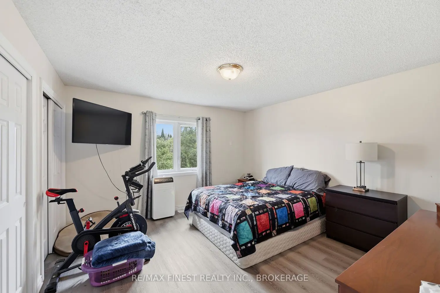 697 Hinch Road photo 5