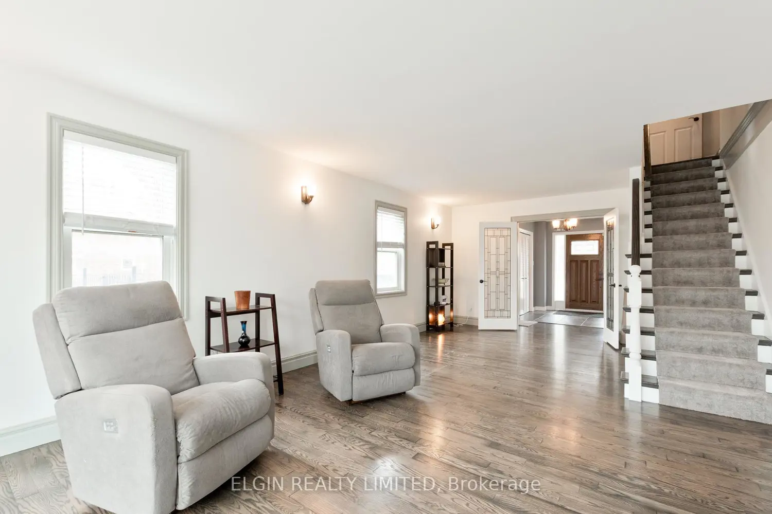 219 Sunset Drive photo 3