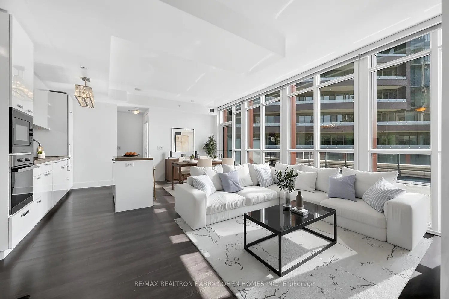 32 Davenport Road 303 photo 4