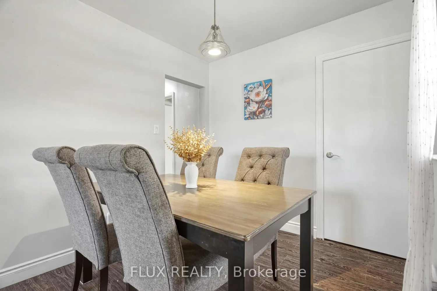 32 Close Avenue photo 4