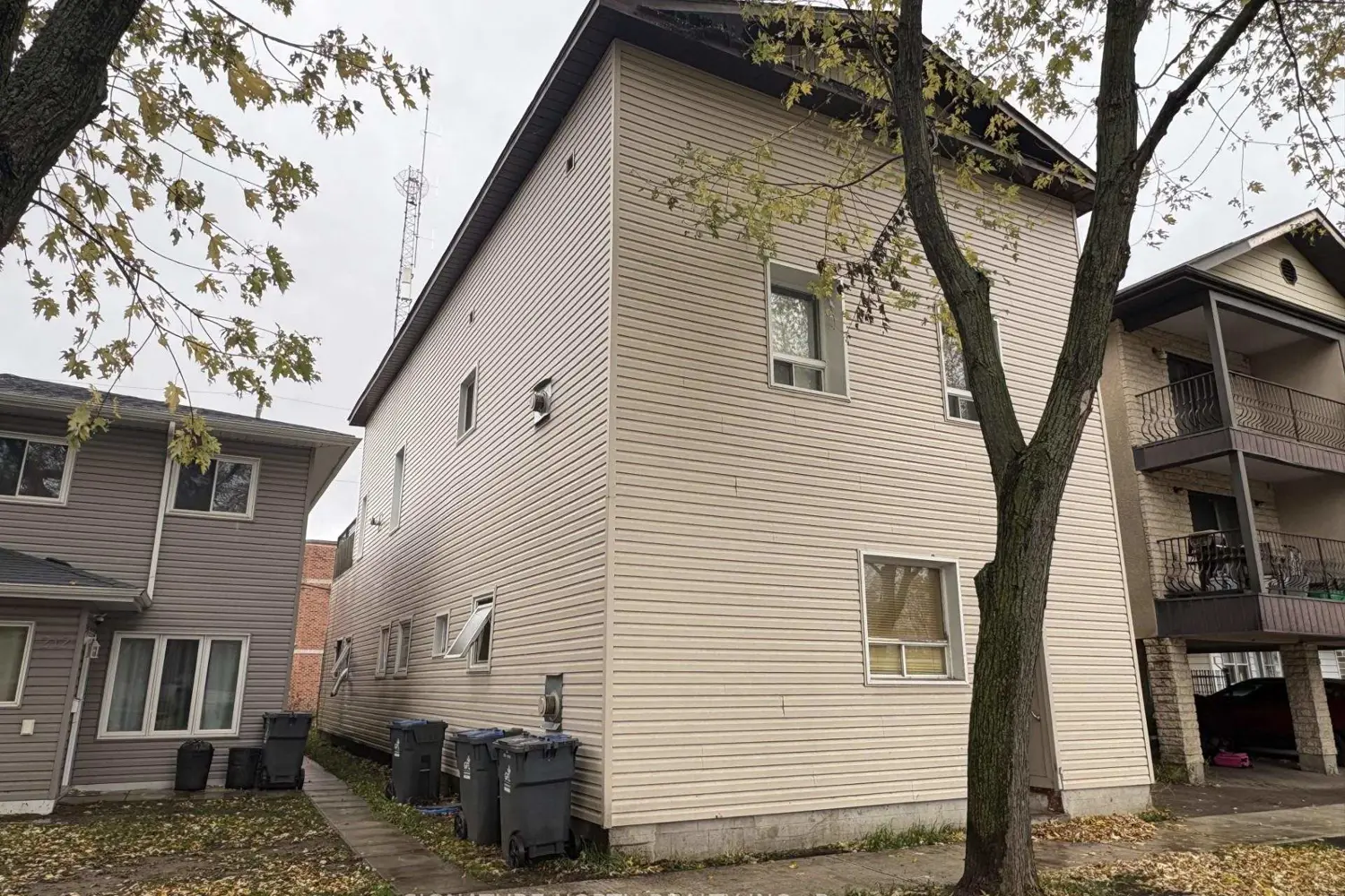 216 Leith photo 2