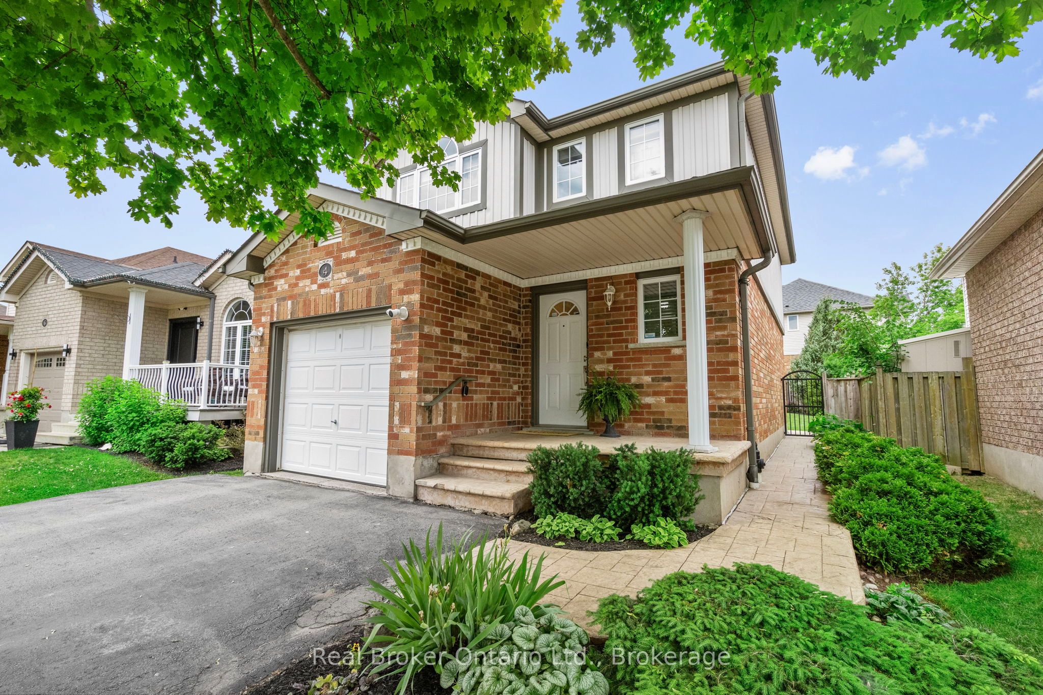 4 Beardmore Crescent, Halton Hills, ON, L7J 2Y9 photo 3