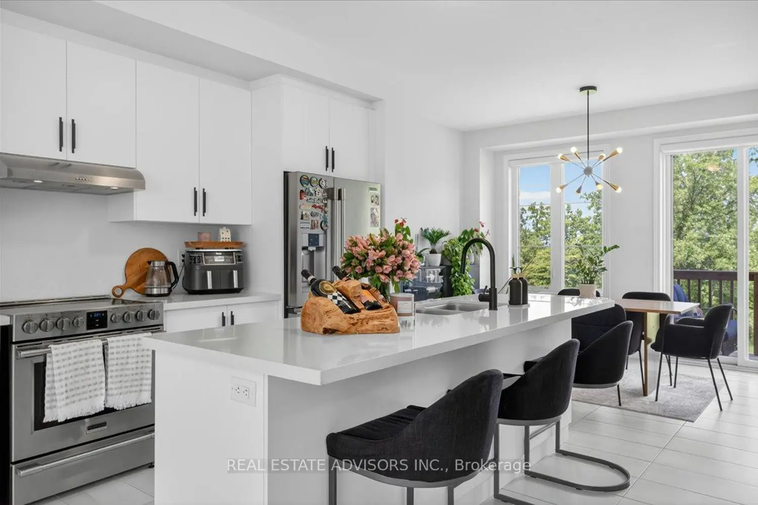 95 Halliford Place photo 2