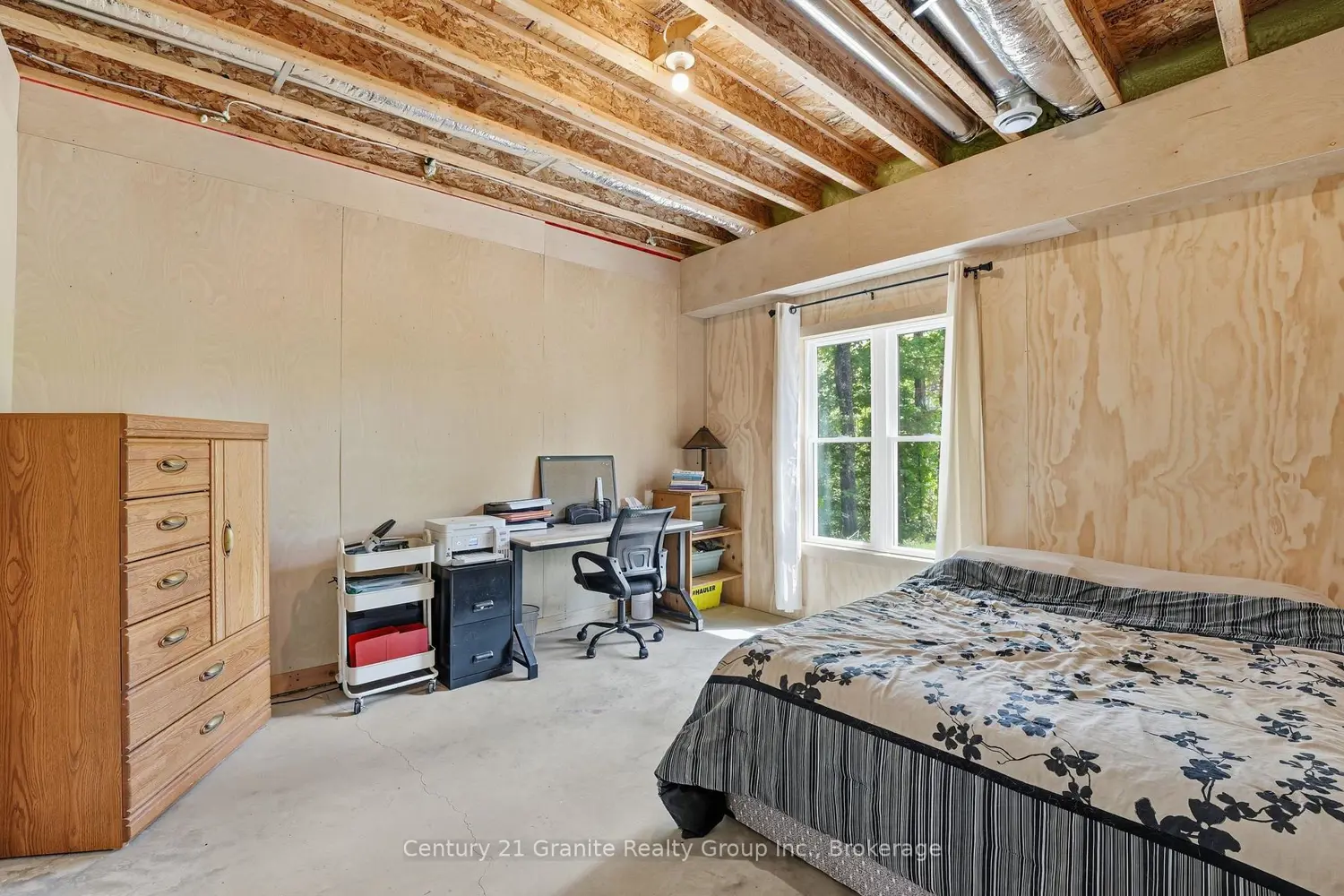 1048 Bacon Road photo 2