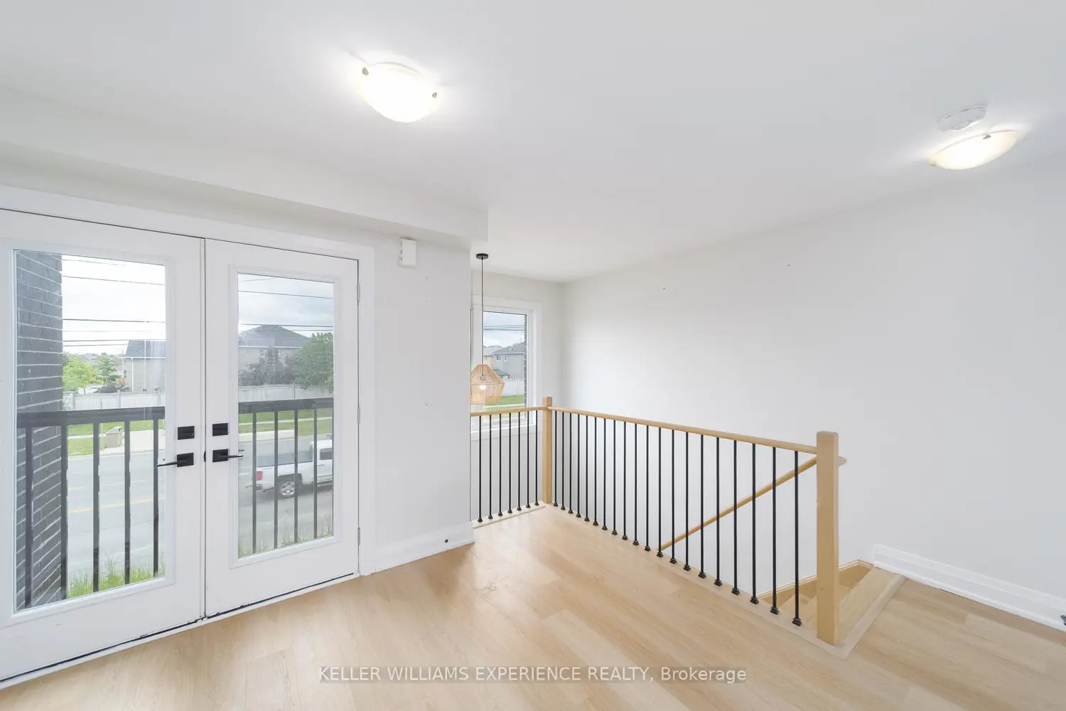 101 Fairlane Avenue photo 3