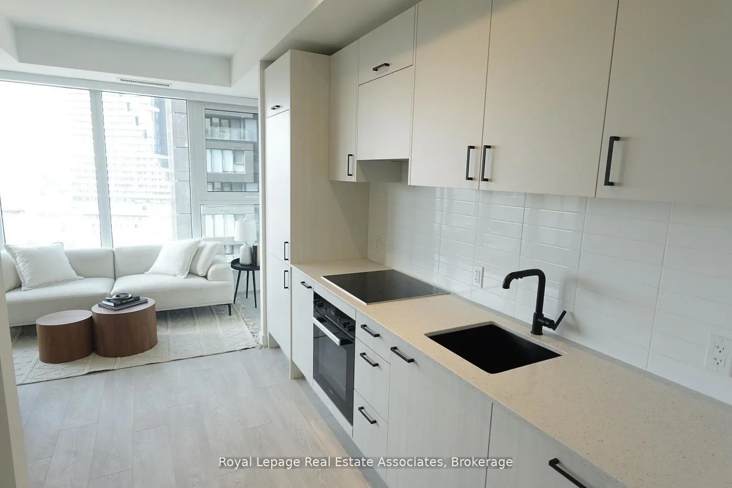 1 Quarrington Lane 1004 photo 3