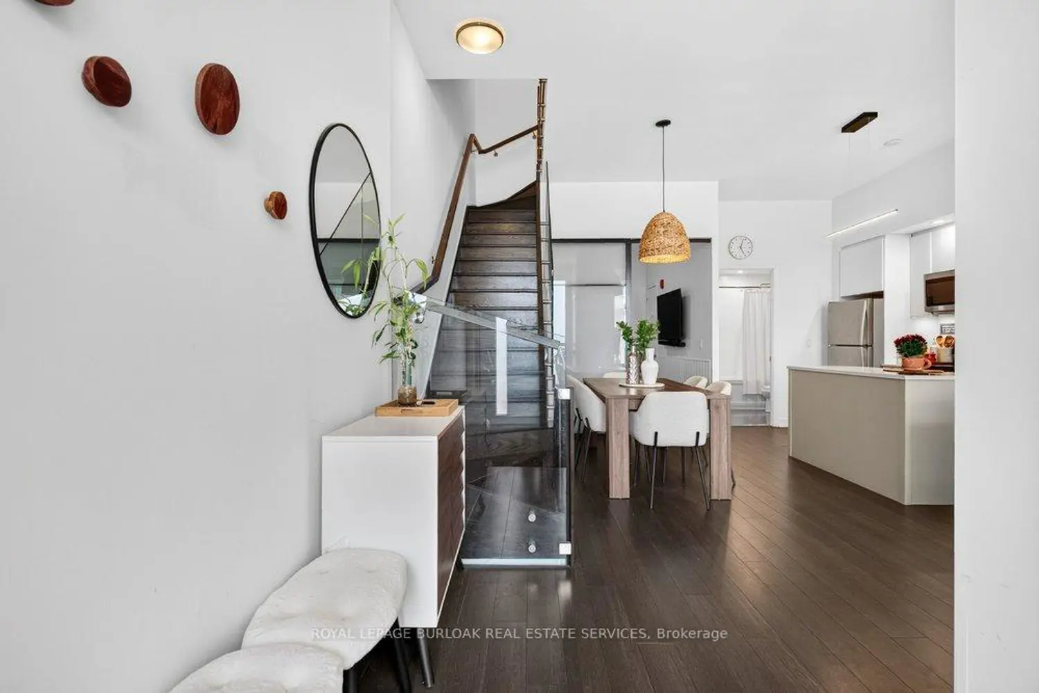 5240 Dundas Street B209 photo 3