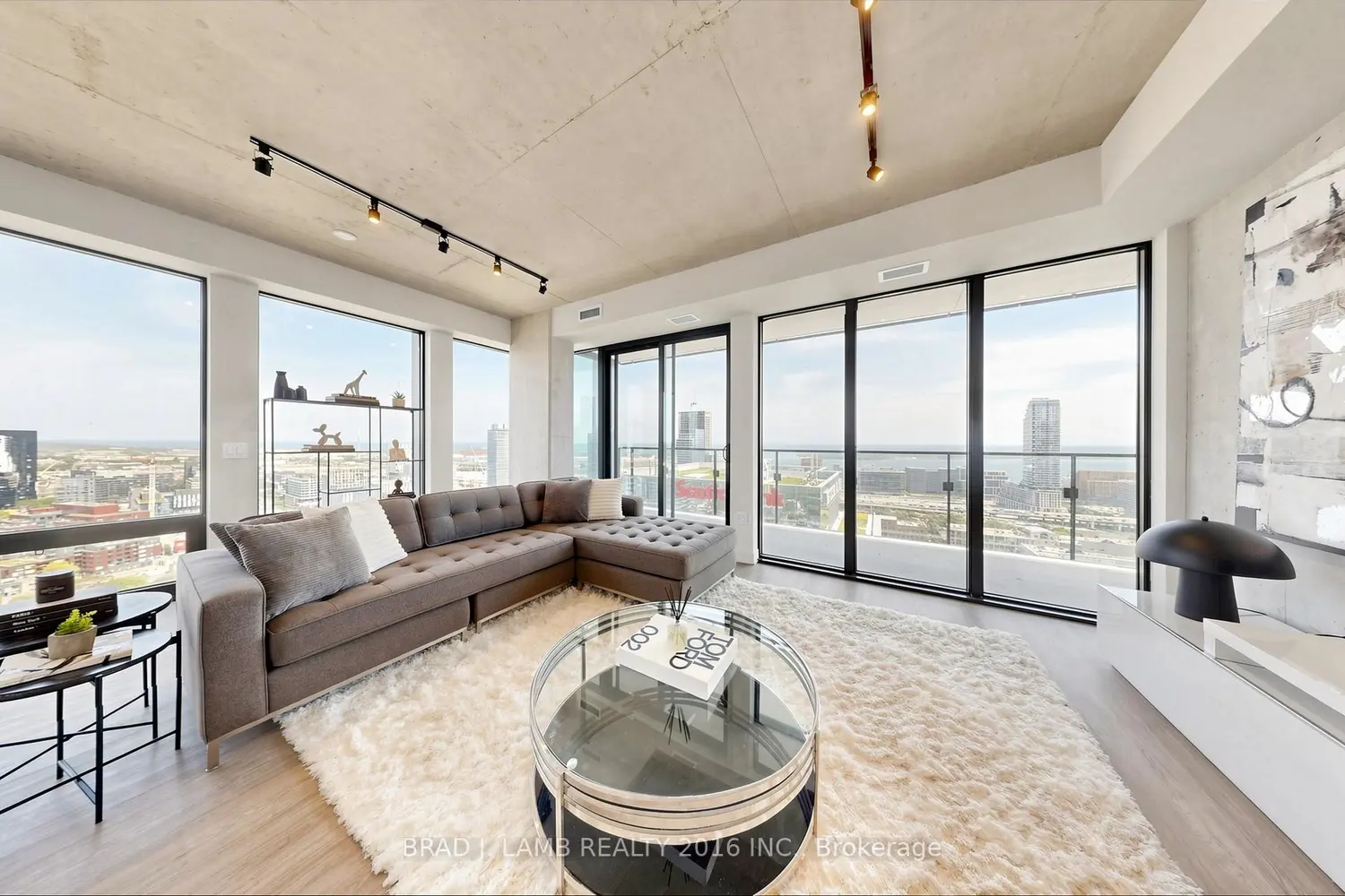 284 King Street 2901