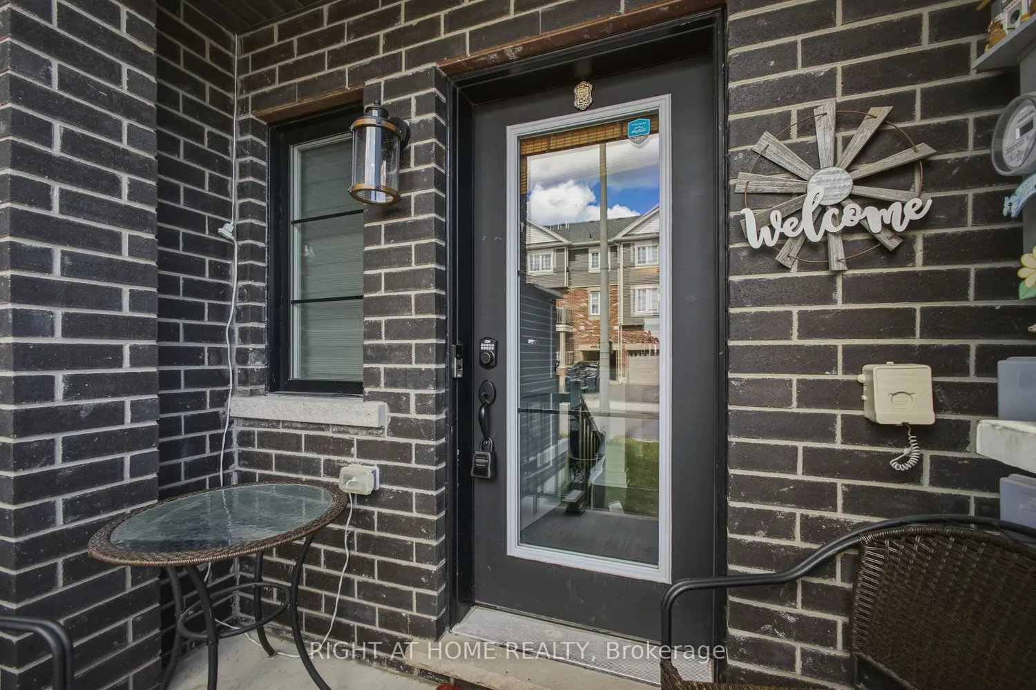 15 Hay Lane photo 2
