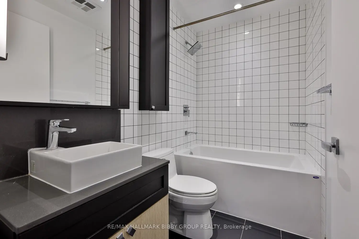 783 Bathurst Street 422 photo 5