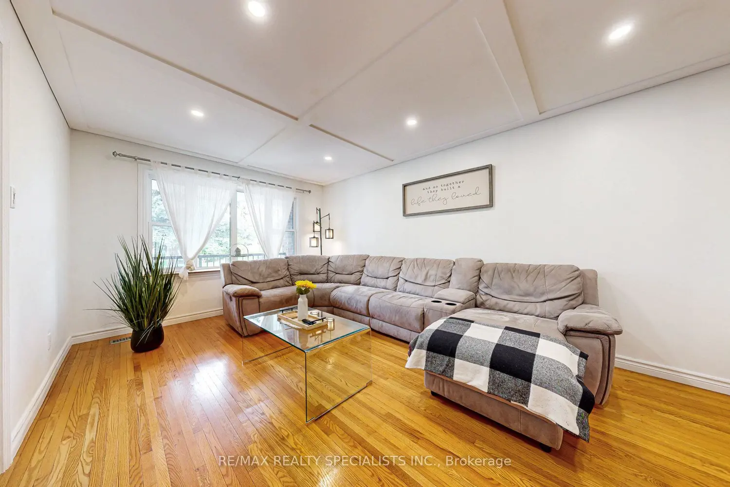 99 Pinnacle Drive photo 3